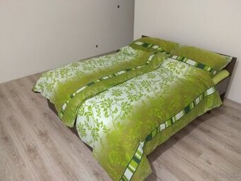 2 lôžka/manželská posteľ z masívu s úložným priestorom