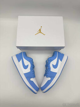 Nike Air Jordan 1 Low UNC