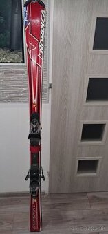 Predám lyže Nordica 152 cm, r 11m s lyžiarskymi palicami