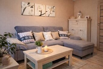 Dvojizbový byt blízko mesta s balkónom