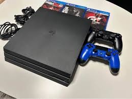 predam ps4 pro 1tb 2x ovladac