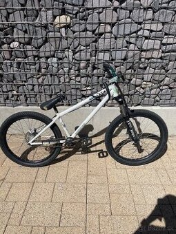 Octane dirt bicykel