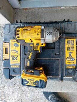 Dewalt Razovy utahovak