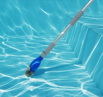 Bezkáblový bazénový vysávač Flowclear AquaTec