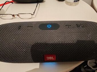 JBL 3 Bluetooth reproduktor a Power banka
