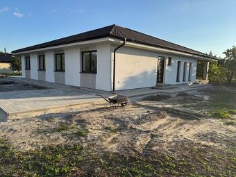 Velká (pravá,ľavá) 4izbová-bytová jednotka(súčast dvojdomu)