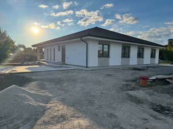 Velká (pravá,ľavá) 4izbová-bytová jednotka(súčast dvojdomu)