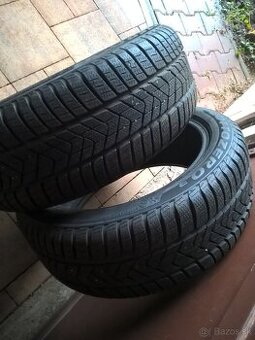 2 ks  ZIMNÉ 245/45 R18 100V PIRELLI - dezén cca 8 mm