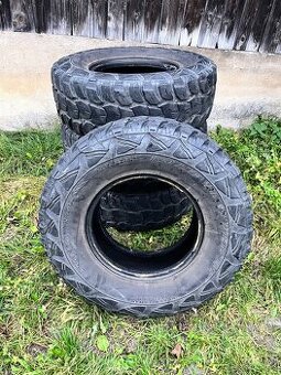 Kumho venture MT 285/75 r16