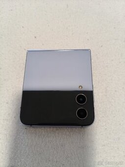 Samsung Galaxy Z Flip 4