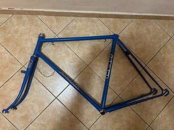 Favorit F8 pekný rám