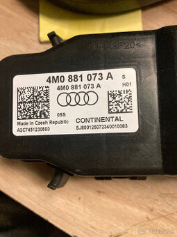 motor bedrovej opierky sedadla Audi