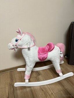 Hojdací koník so zvukmi