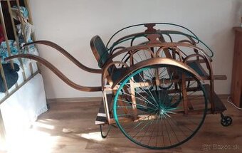 Starožitný, sběratelský vzácný kočárek pro dvě děti