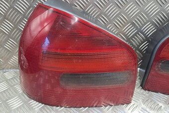 ZADNÉ SVETLÁ - AUDI A3 8L