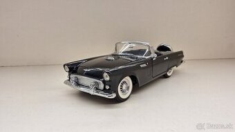 1:18 FORD THUNDERBIRD