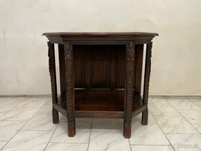 Starožitný konzolový stolek v neogotickém stylu - 1