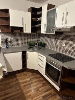 1izb. ALEXYHO UL.(Dúbravka) za 500 €/mes. vrátane E