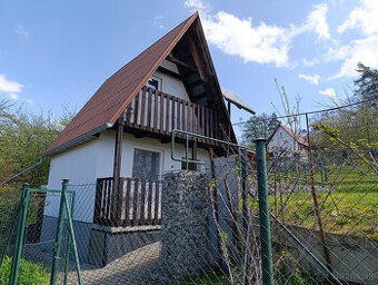 Ponúkame na predaj záhradu s chatkou, oblasť Púchov - Skala