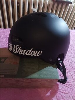 Prilba Shadow Classic (veľkosť L/XL, 56–61 cm)