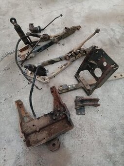 ZAVESOVINA,RAMENA HYDRAULIKY+KONZOLA TIAHLO TRAKTOR ZETOR