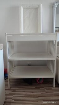 Prebaľovací pult + podložka+ nádobky na prebaľovacie potreby