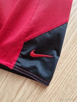 Obojstranné kraťase NIKE