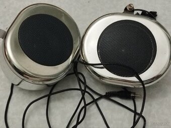 Reproduktory na motorku