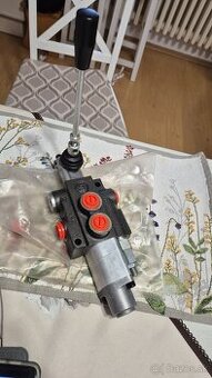 Predám hydraulický rozvádzač