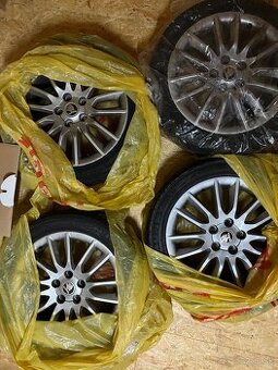 Elektrony skoda s letne pneu R 17