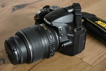 Nikon d3200 s VR AF 18-55 + brasna - nafotene 18 tisic.sn.