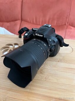 Nikon D5200 + Nikon AF-S DX Nikkor 18-105mm f/3,5-5,6G ED VR