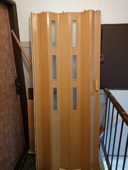 Predám posuvné zhrnovacie dvere, dekor dub