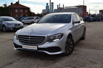Mercedes-Benz E trieda Sedan 220d 4 MATIC