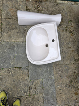 vaňa 170 a umyvadlo s nohou