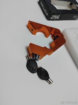 Zámok na riaditka ( pre motocykle )