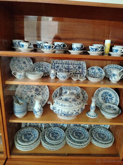 Predám 12 dielnu obedovú súpravu - vzor cibulák