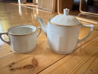 čajník s cukorničkou