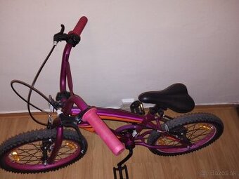 Krásny detský bicykel