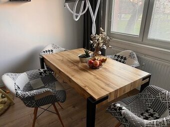 jedálenský stôl, konferencný stolík, sedačky, koberec,