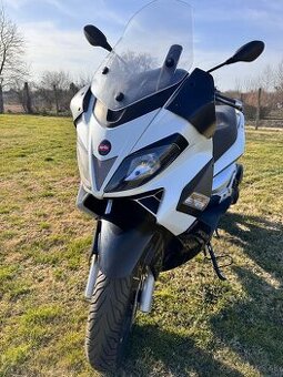 Aprilia 125 SR Max