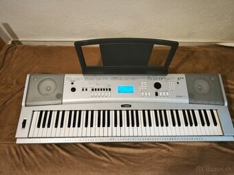 Yamaha Portable Grand DGX 230