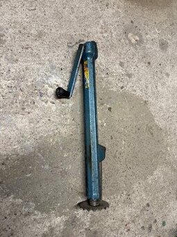 Zdvihák, hever Škoda 100