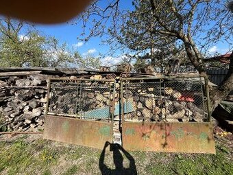 Dvojkrídlová brána