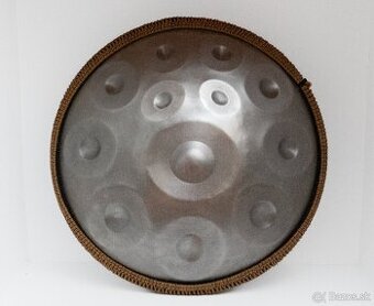 Handpan bubon v D-mol tónine s 12 tónmi
