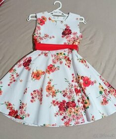 Dievčenské šaty- veľkosť -134 cm