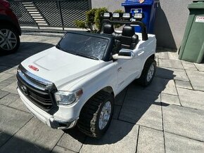 Elektrické autíčko Toyota Tundra XXL 24V