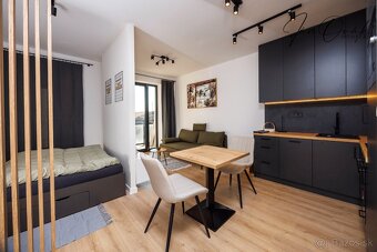 NOVOSTAVBA: 1,5 izb. byt, loggia + park. státie, v štandarde