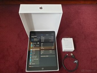 Apple Ipad 8. Gen 32GB šedý