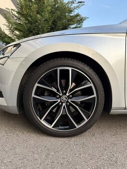 5x112 org. SKODA SEAT VW 235/40 r19 8jx19